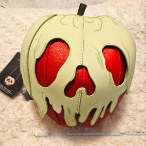 NWT Loungefly Disney Evil Queen Red Apple Crossbody Bag